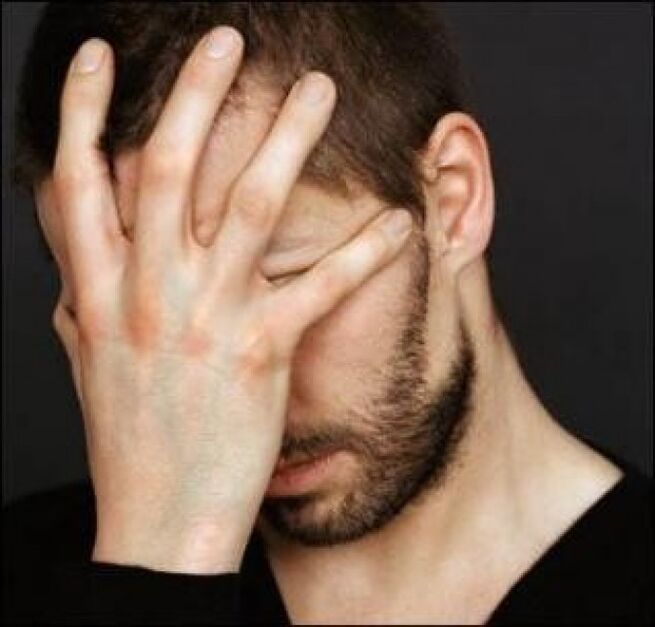 um homem está pensando em tratar a prostatite